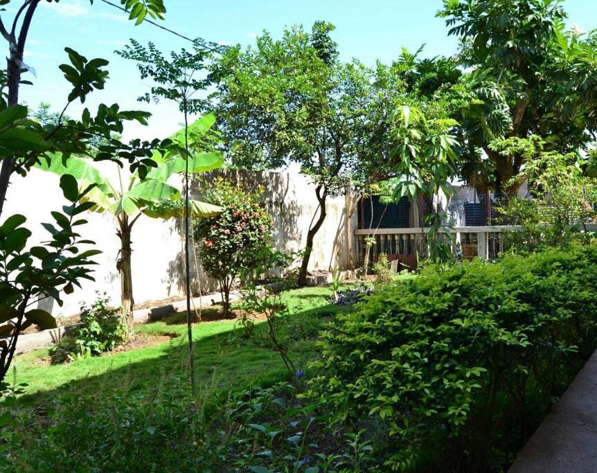 Santos'S House Hotell Sao Tome Exteriör bild